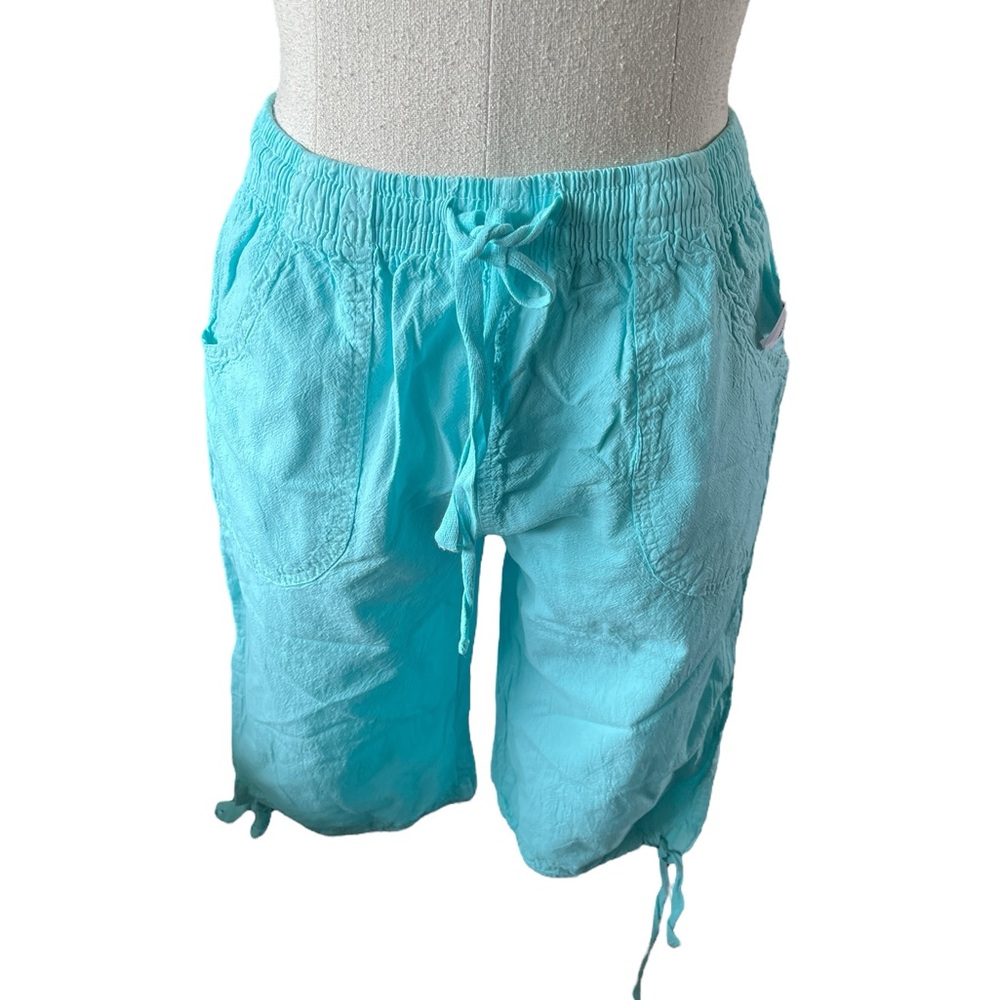 Women's Aqua capri pants size small